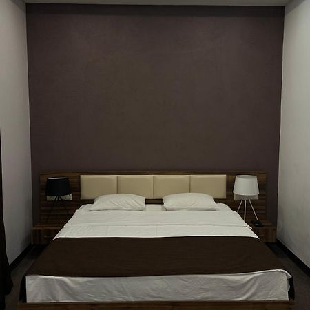 Moscow Boutique Hotel เยเรวาน ภายนอก รูปภาพ
