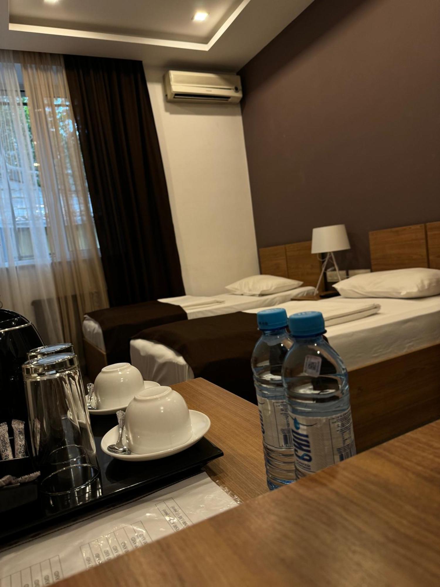 Moscow Boutique Hotel เยเรวาน ภายนอก รูปภาพ
