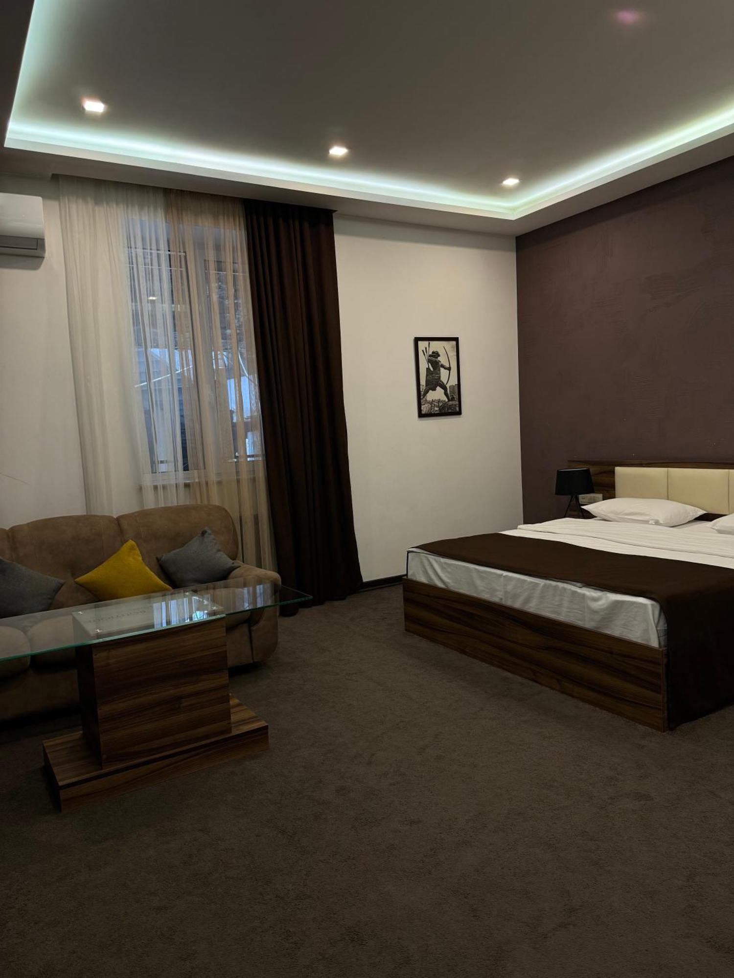 Moscow Boutique Hotel เยเรวาน ภายนอก รูปภาพ