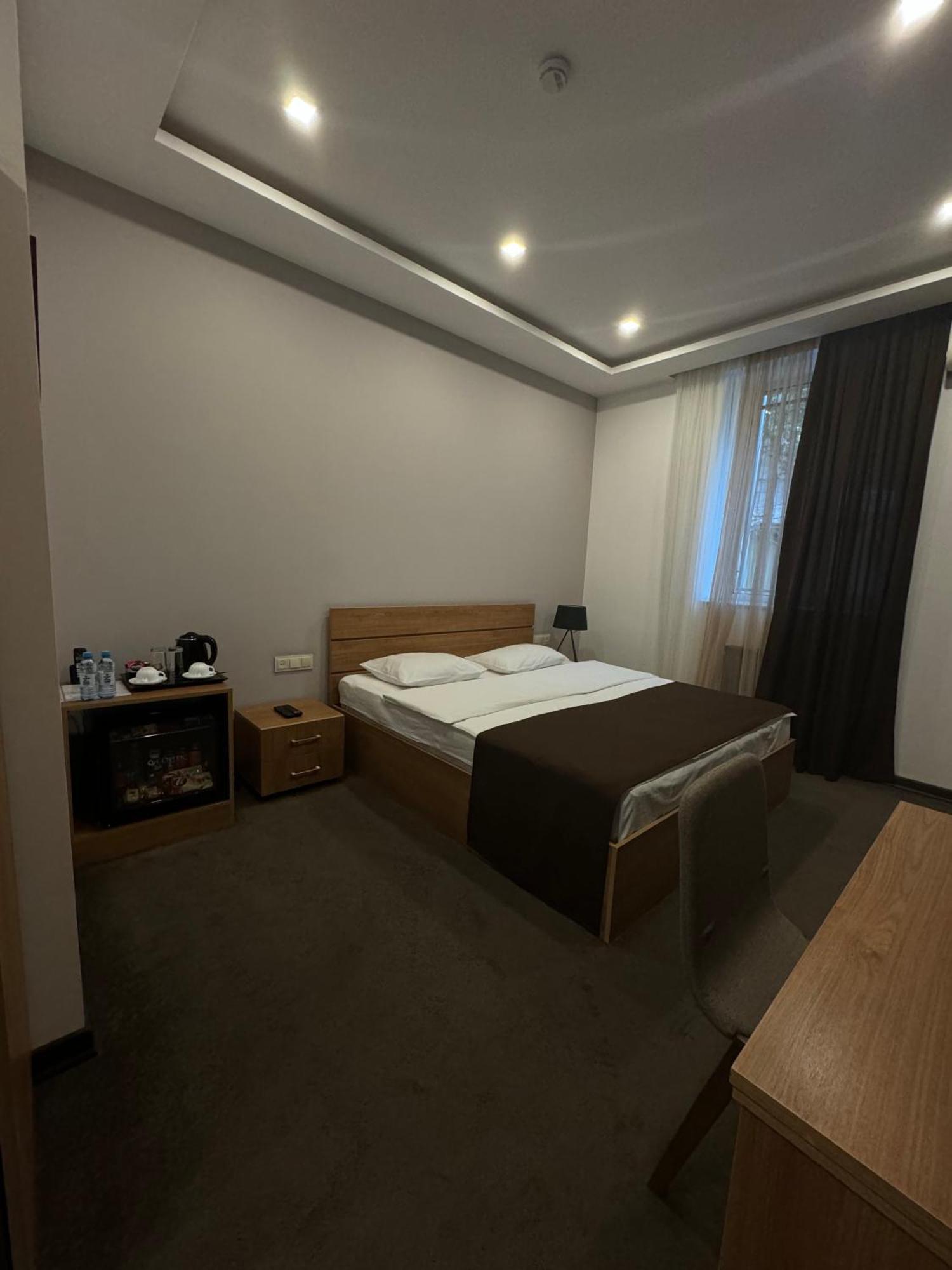 Moscow Boutique Hotel เยเรวาน ภายนอก รูปภาพ
