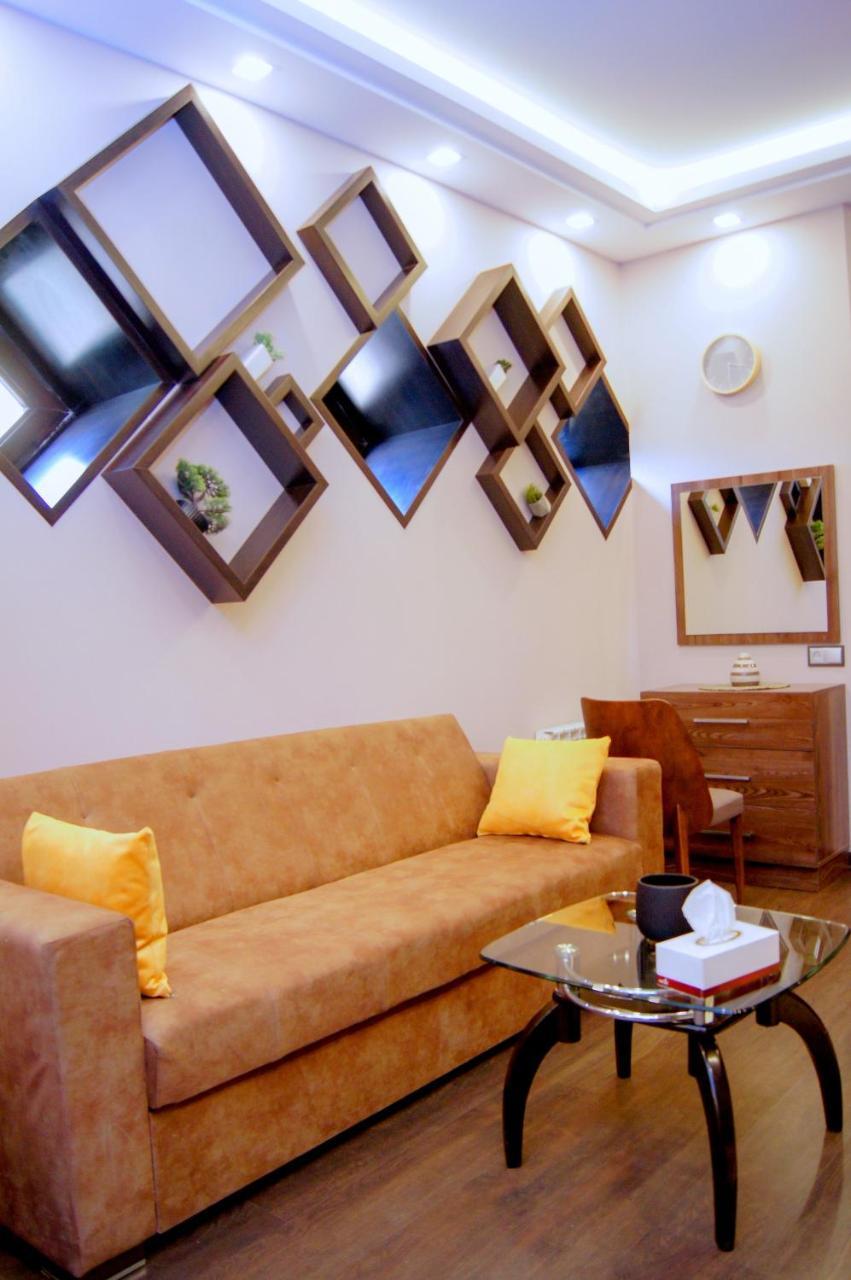 Moscow Boutique Hotel เยเรวาน ภายนอก รูปภาพ