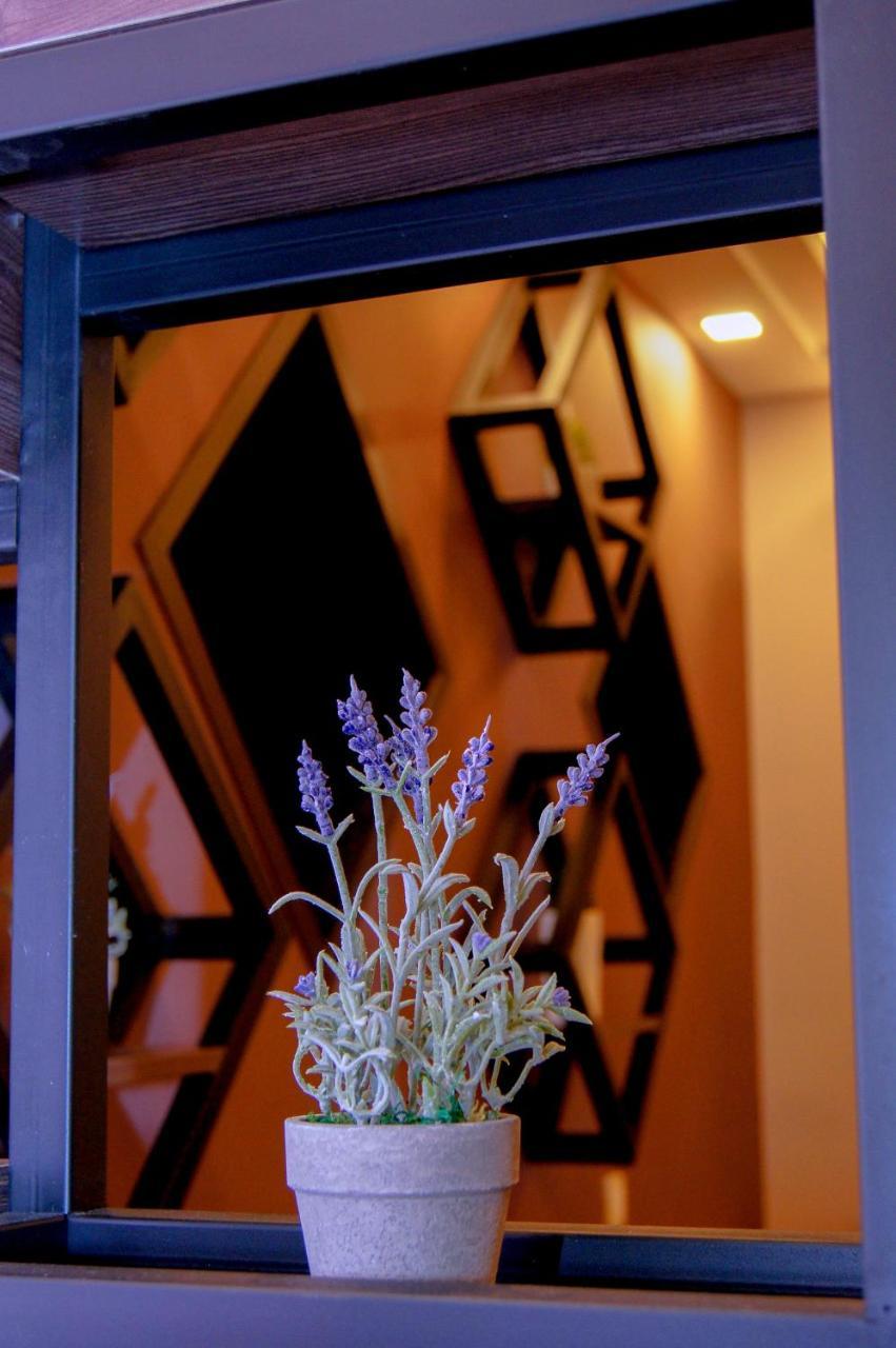 Moscow Boutique Hotel เยเรวาน ภายนอก รูปภาพ
