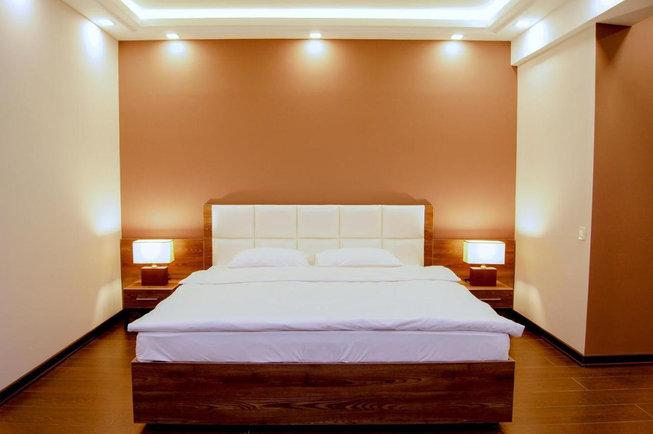 Moscow Boutique Hotel เยเรวาน ภายนอก รูปภาพ