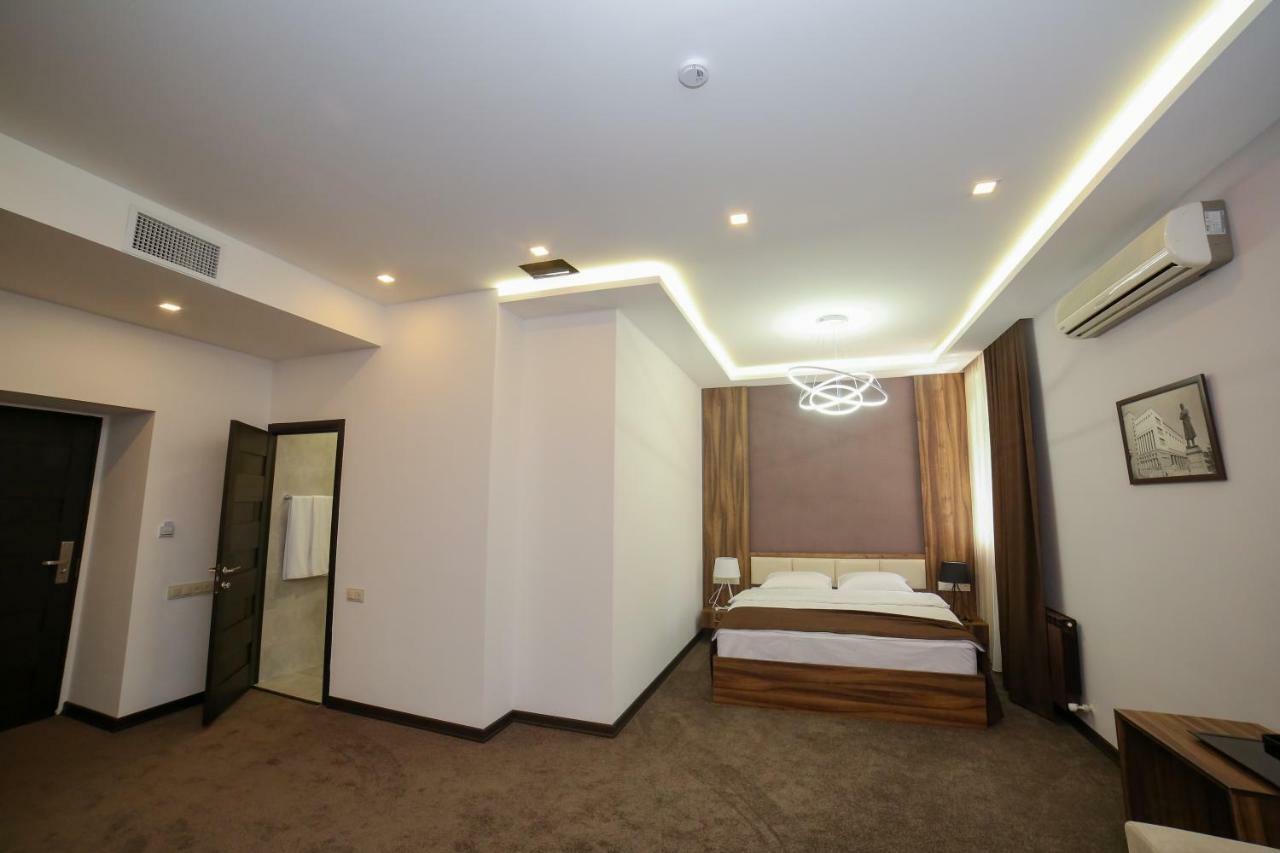 Moscow Boutique Hotel เยเรวาน ภายนอก รูปภาพ