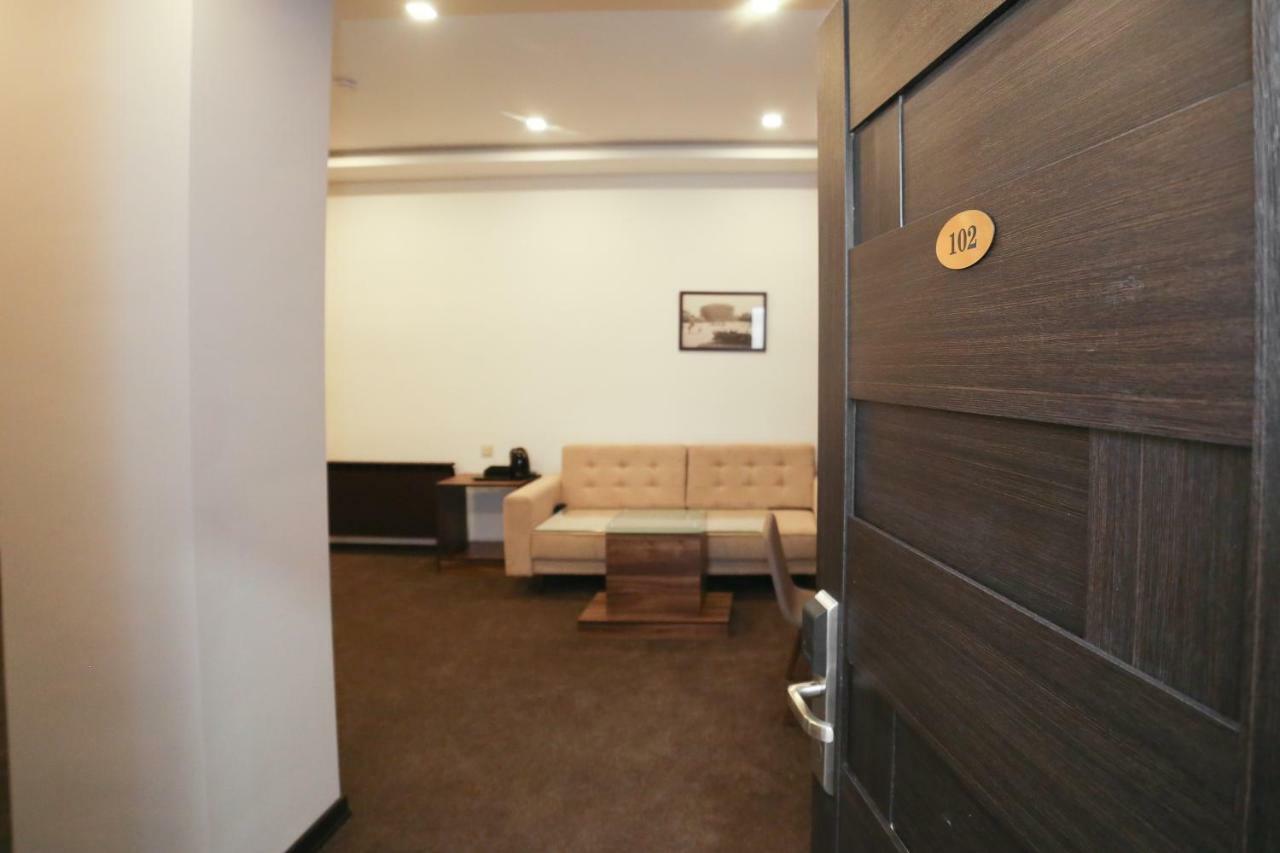 Moscow Boutique Hotel เยเรวาน ภายนอก รูปภาพ