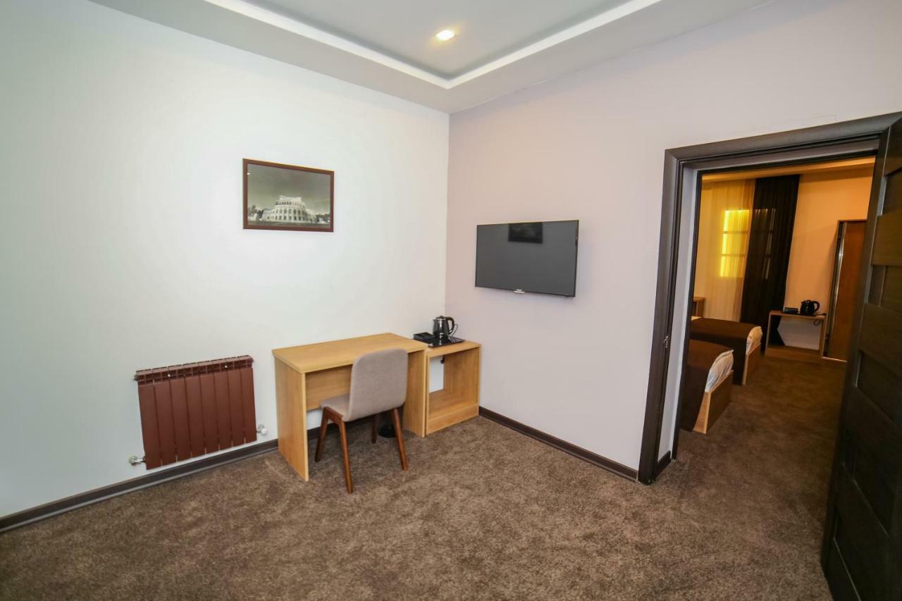 Moscow Boutique Hotel เยเรวาน ภายนอก รูปภาพ