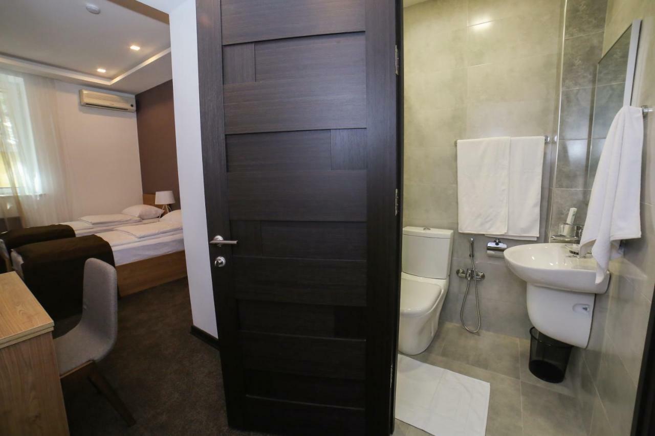 Moscow Boutique Hotel เยเรวาน ภายนอก รูปภาพ