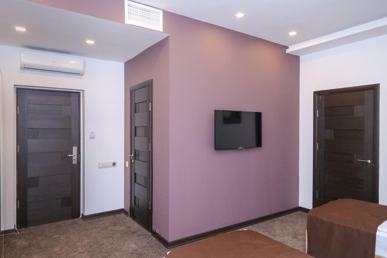 Moscow Boutique Hotel เยเรวาน ภายนอก รูปภาพ