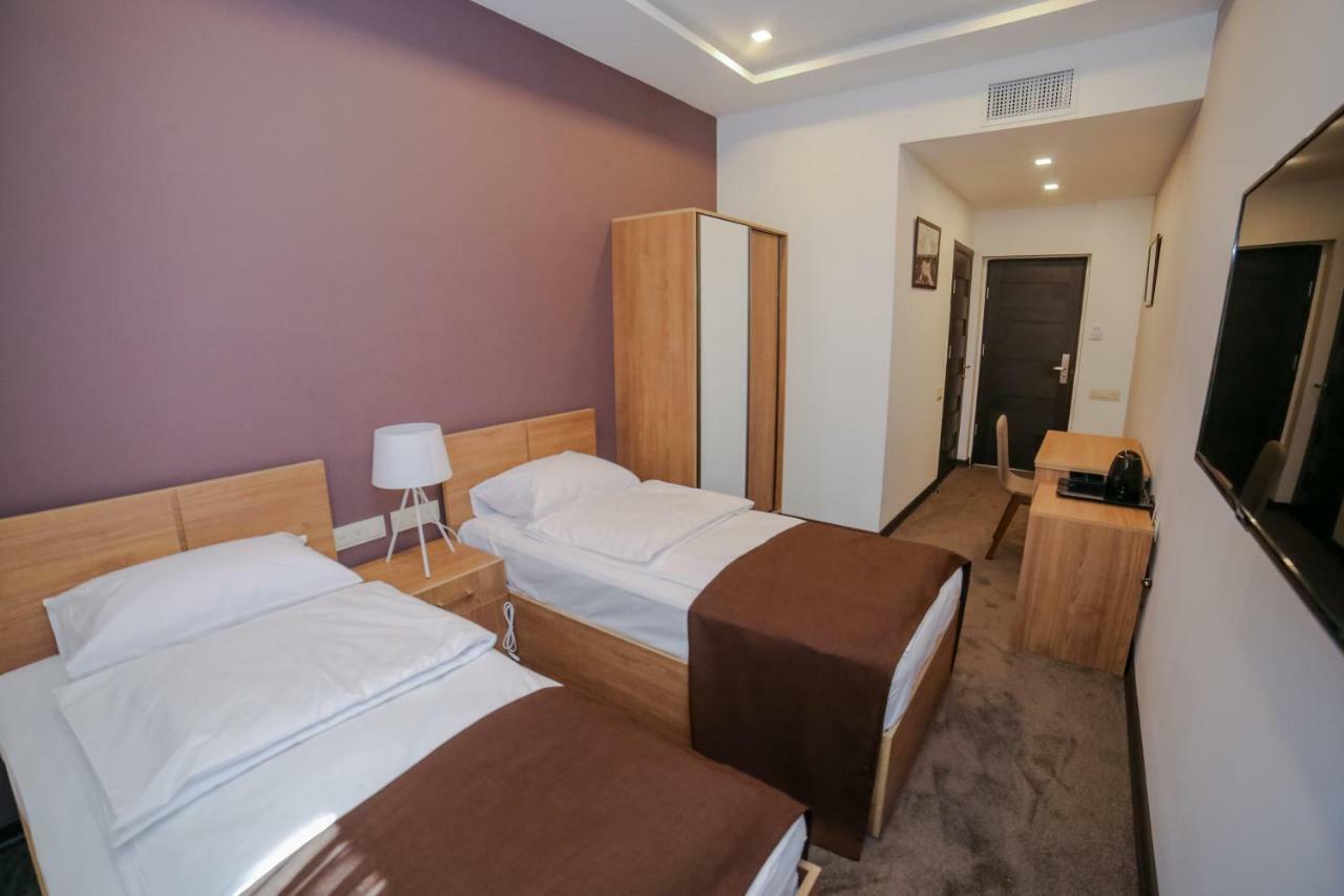 Moscow Boutique Hotel เยเรวาน ภายนอก รูปภาพ