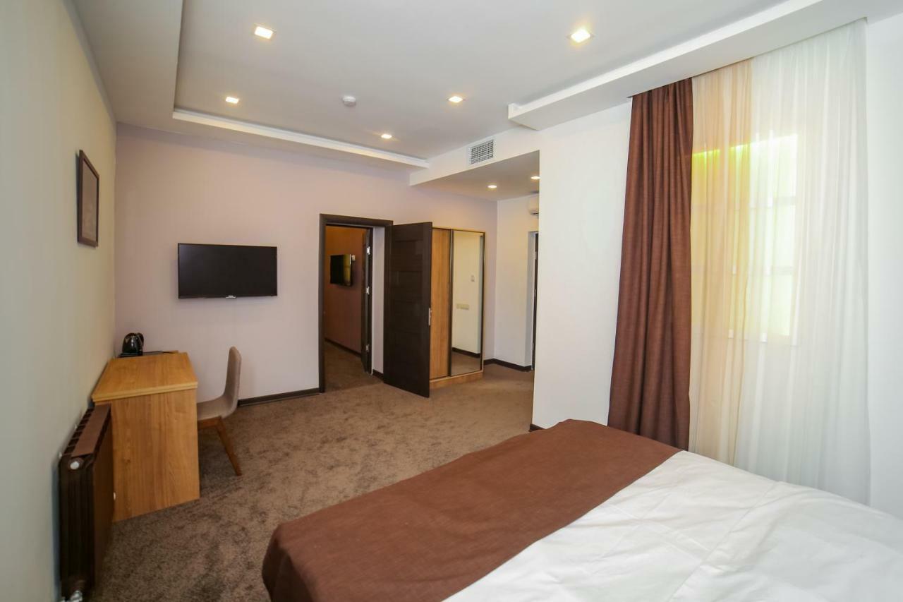 Moscow Boutique Hotel เยเรวาน ภายนอก รูปภาพ