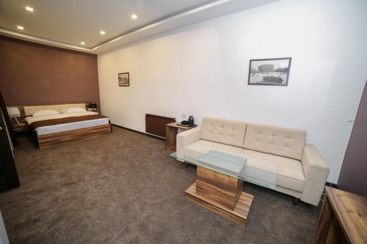 Moscow Boutique Hotel เยเรวาน ภายนอก รูปภาพ